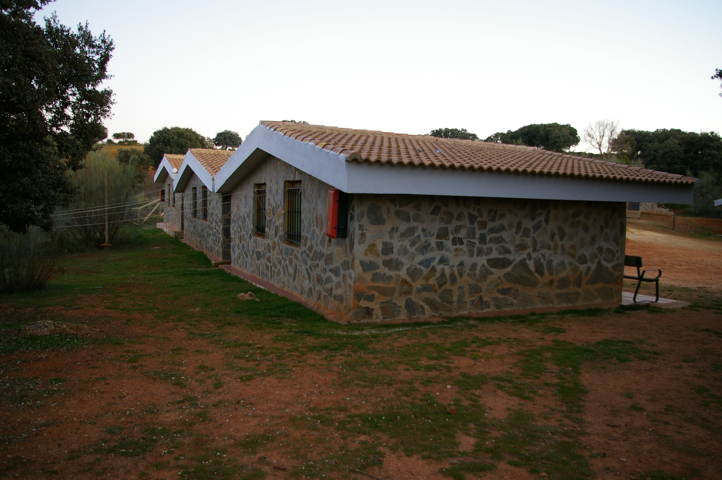 Cabañas, cocina y zonas comunes de JARA